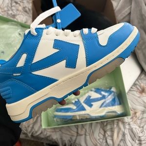 Off White Shoes Size 8 MEN